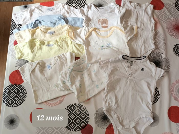 Lot 10 bodies manches courtes Taille 12 mois - photo numéro 2