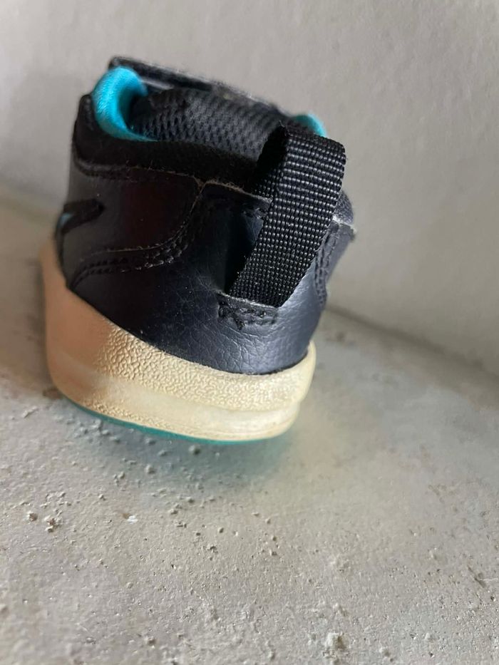 Basket "Nike" T 19.5 à scratchs - photo numéro 7