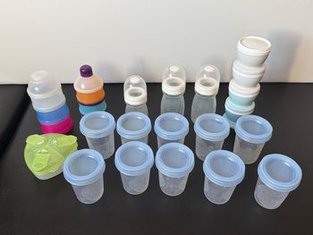 Pack alimentation bébé : biberons, dosettes et pots de conservation