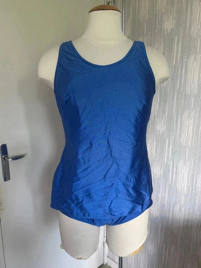 Maillot de bain 1 pièce taille 52 marque daxon•