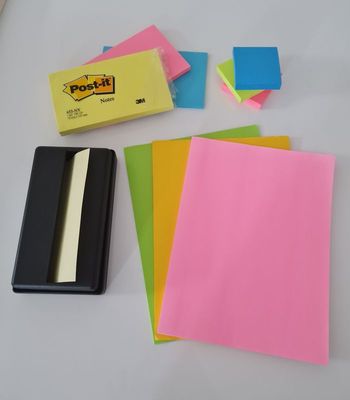 ● Neuf ● Lot support Post-it + blocs de Post-it – Post-it Notes