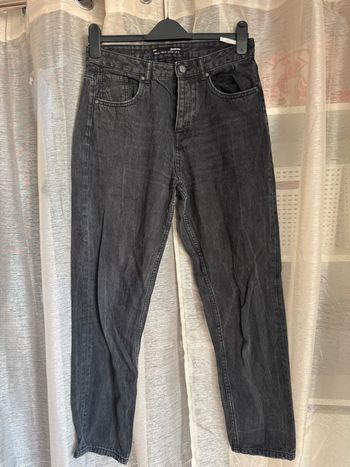 Jean mom gris / noir foncé taille 40 | Stradivarius