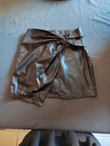 Mini jupe effet cuir taille 34