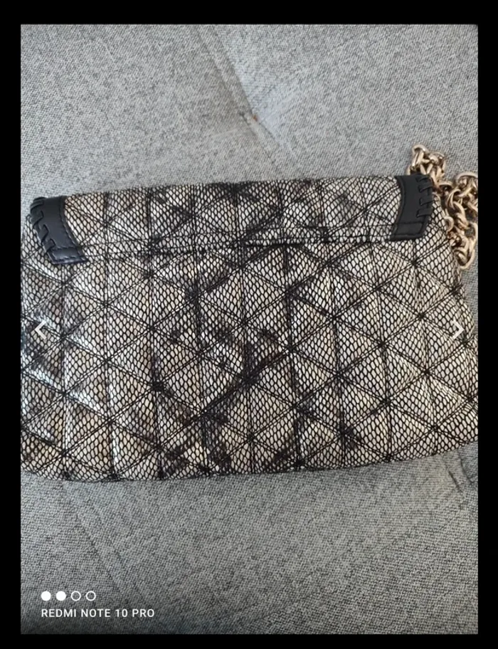 Petite pochette /sac guess - photo numéro 8