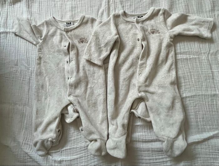 Lot de 2 pyjama taille naissance