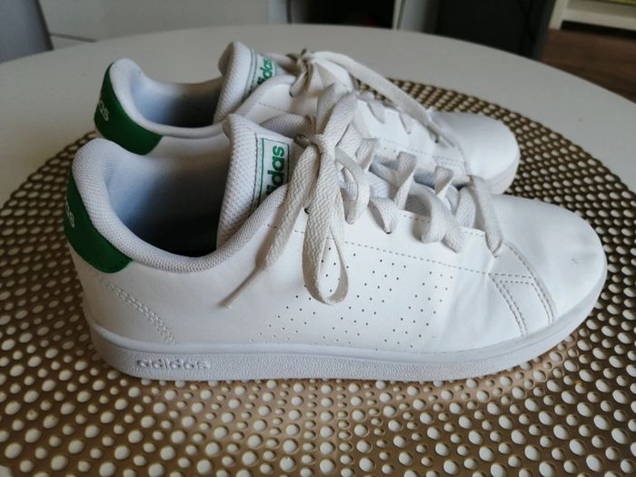 Paire de baskets Adidas Advantage T36