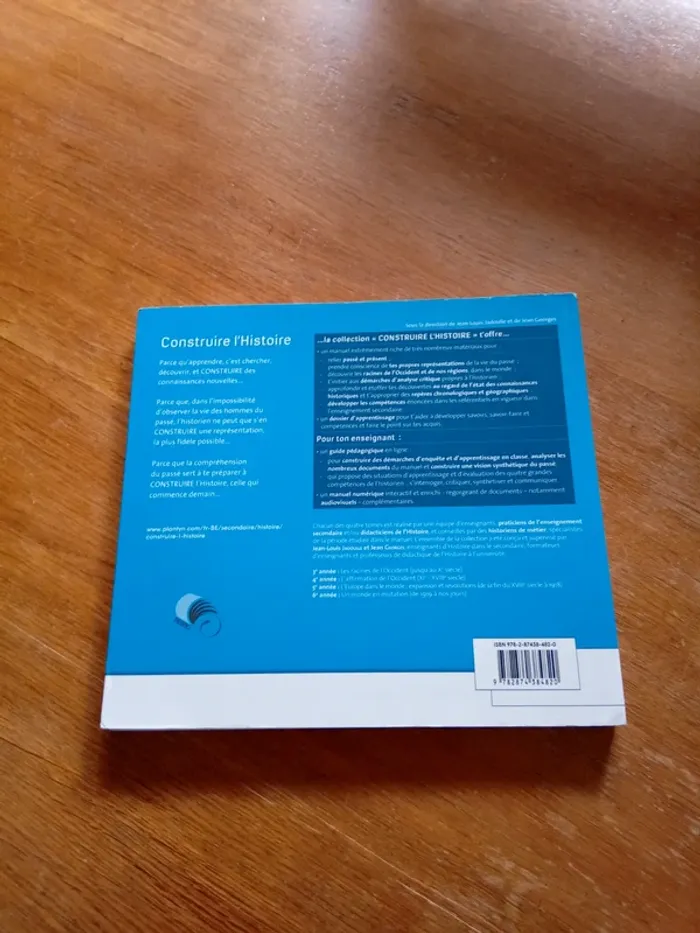 Livre d'histoire scolaire - photo numéro 2