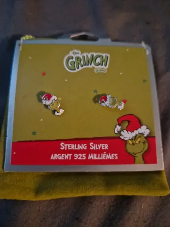 Boucle d oreilles grinch