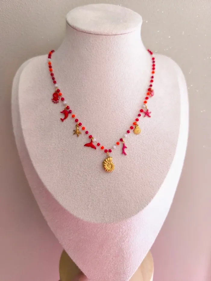 Collier doré et rouge avec perles de cristal et breloques de la mer - photo numéro 6