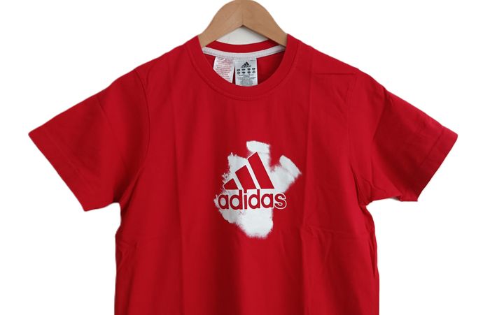 T shirt rouge. Adidas. Taille 14 ans - photo numéro 2