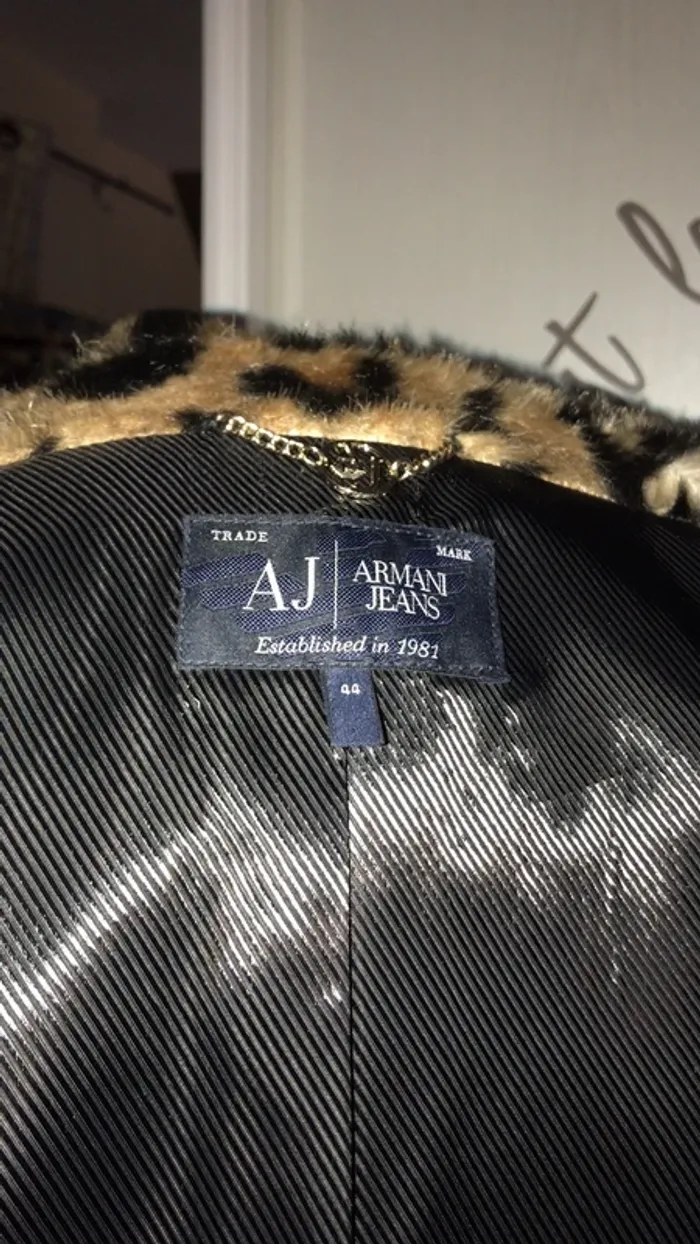 Manteau fausse fourrure AJ - photo numéro 2