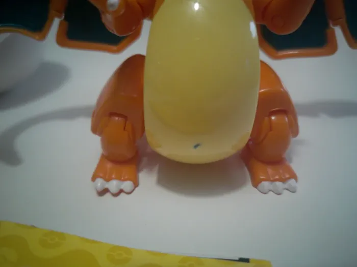 Figurine dracaufeu avec pokeball 11x16cm - photo numéro 4