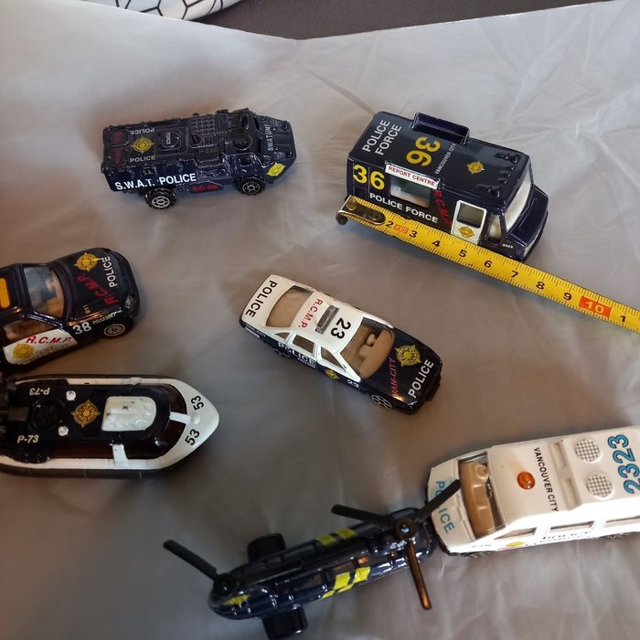 7 petites voitures "force de police" - photo numéro 3