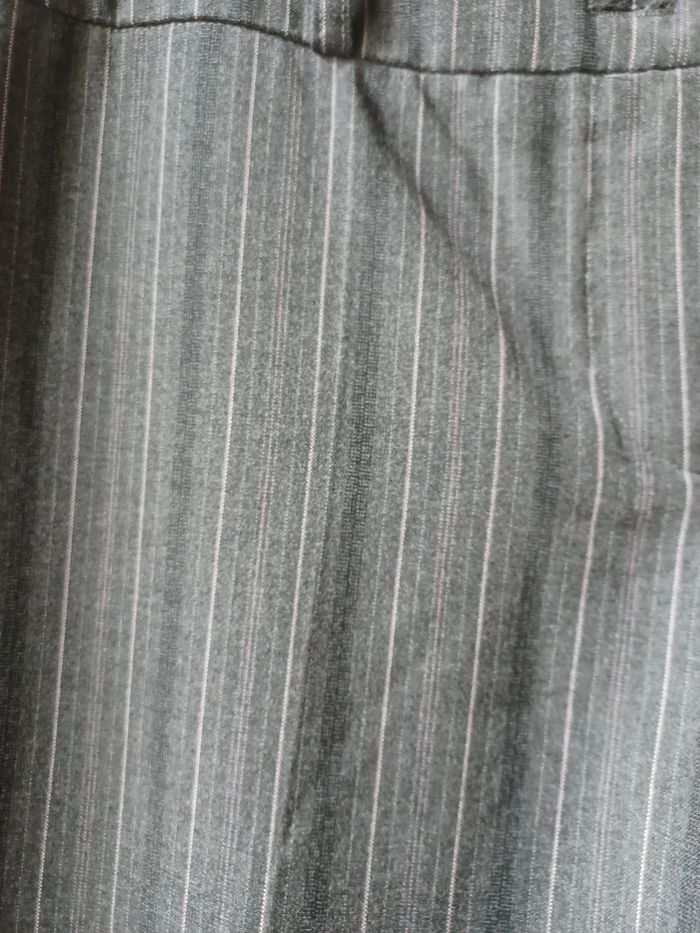 Pantalon gris rayé - photo numéro 3