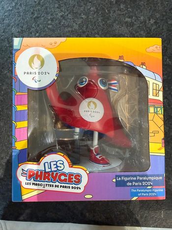 La figurine Paralympique PARIS 2024