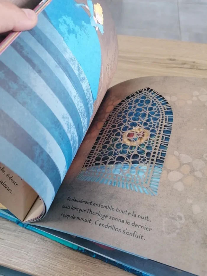 Livre cendrillon très belles illustrations - photo numéro 5
