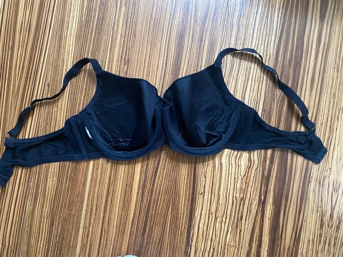 Soutien-gorge noir - photo numéro 3