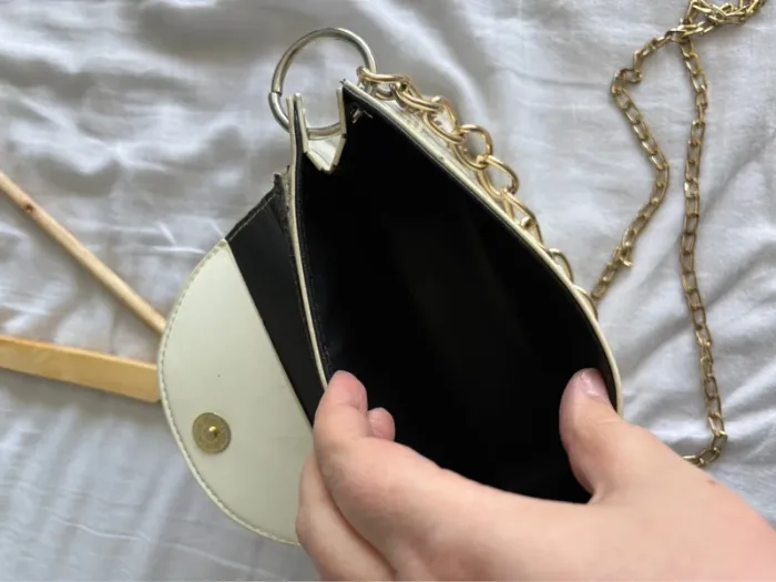 🔹 Petit sac blanc à bandoulière chaîne dorée – Chic & minimaliste 🔹 - photo numéro 4