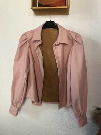 Veste rose en simili cuir