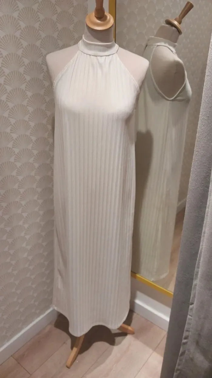 Robe blanche côtelé Zara - photo numéro 3