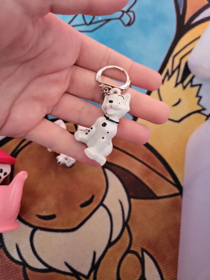 Lot Jouet figurine et port clé thème chien les dalmatiens - photo numéro 8