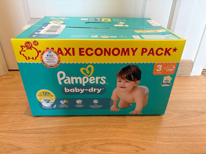 Couches Pampers - Neuf
