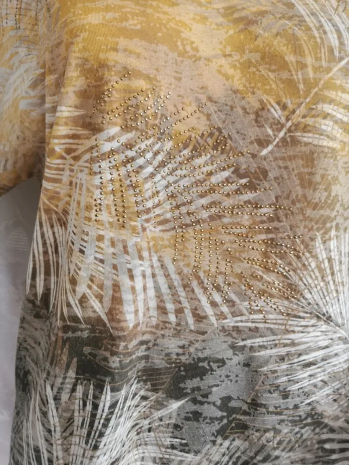 Blouse. Jaune.Kaki. Taille 40 - photo numéro 2