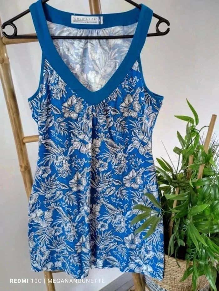 🌸 Jolie robe sans manches de la marque Lola Liza, taille M (38)