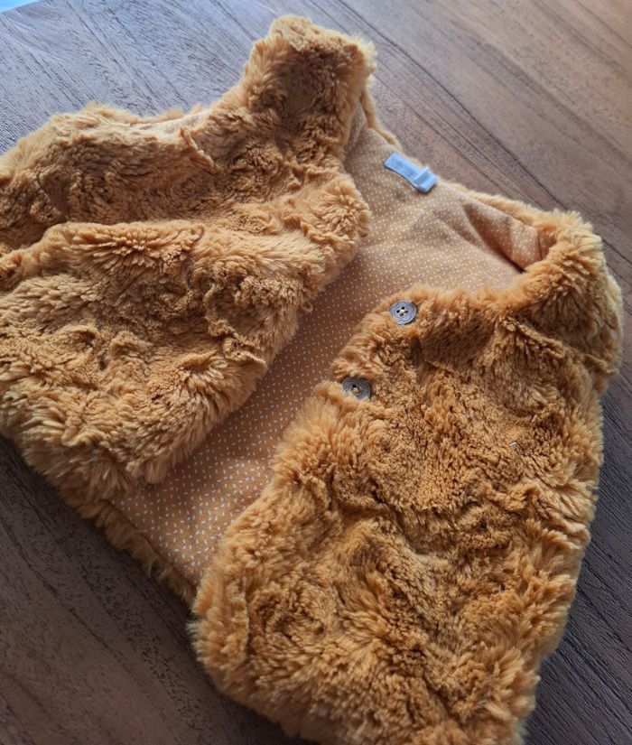 Veste sans manches fausse fourrure moutarde –enfant 💛 - photo numéro 2