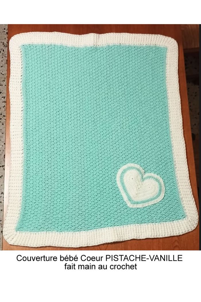Couverture bébé Cœur Pistache-Vanille fait main au crochet