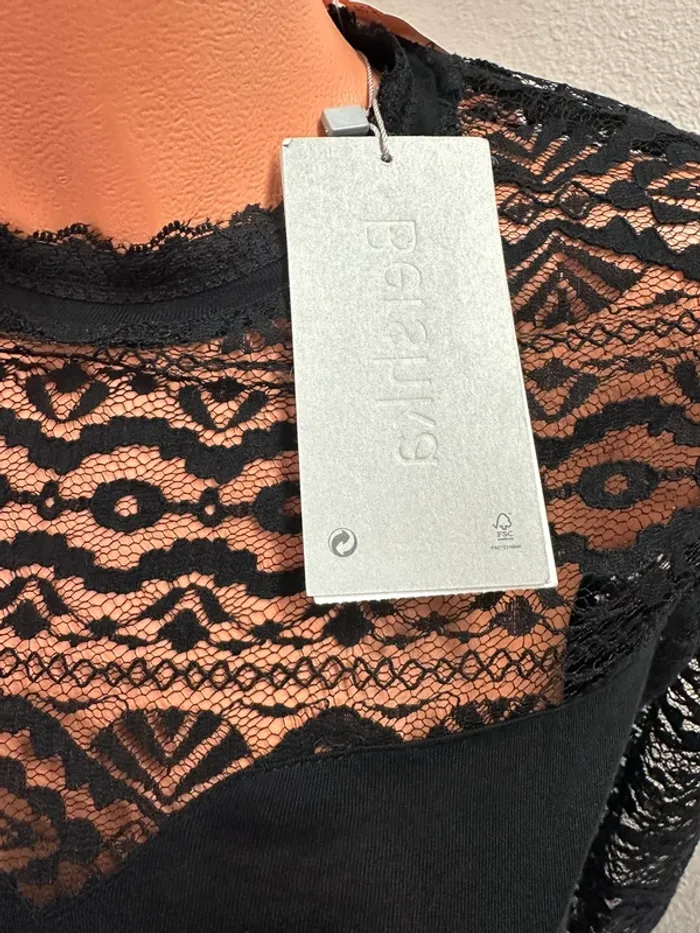 Blouse à manches en dentelle neuve Bershka taille XS - photo numéro 2