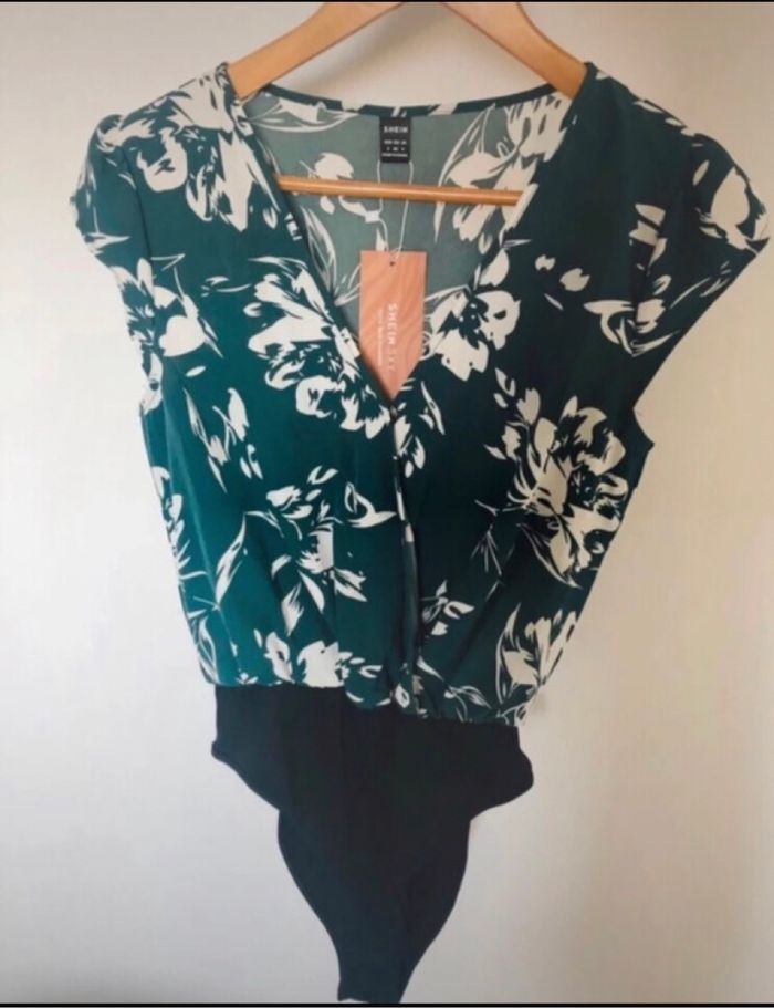 Body chemisier fleur classe taille 36 S neuf - photo numéro 7