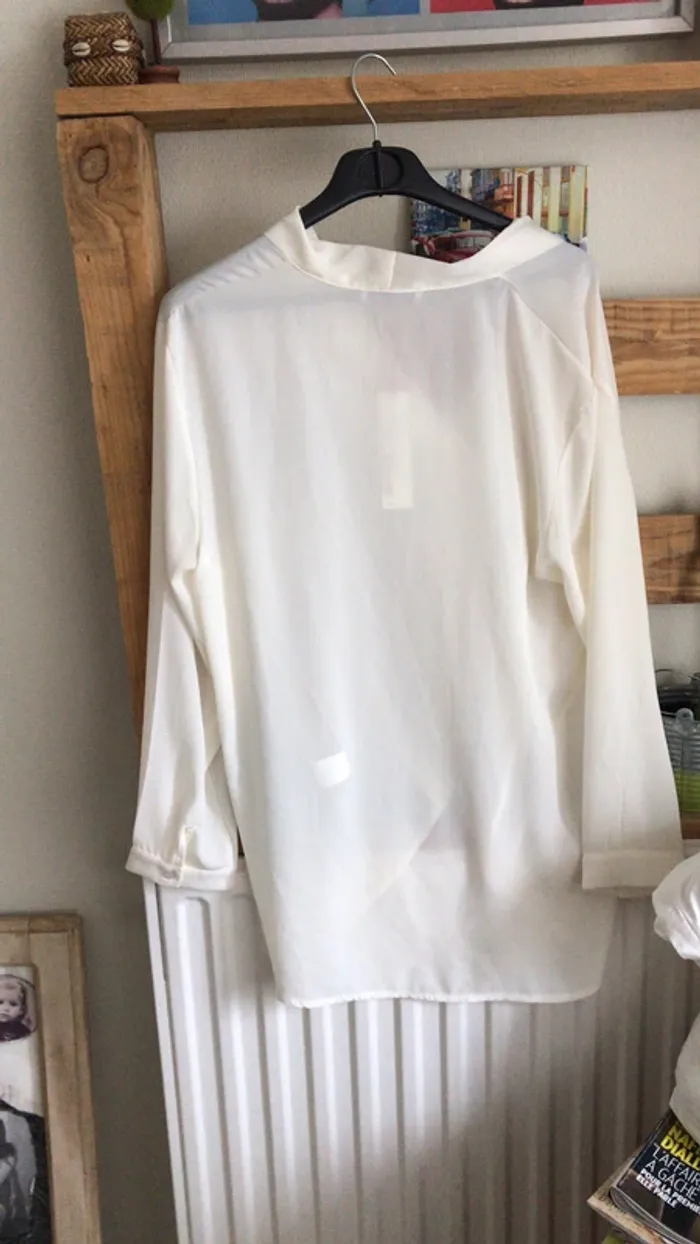 Blouse blanche - photo numéro 2