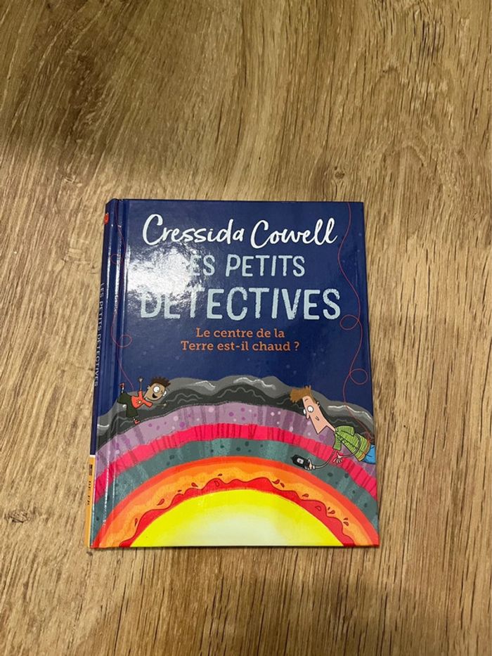 Livre les petits détectives - photo numéro 2