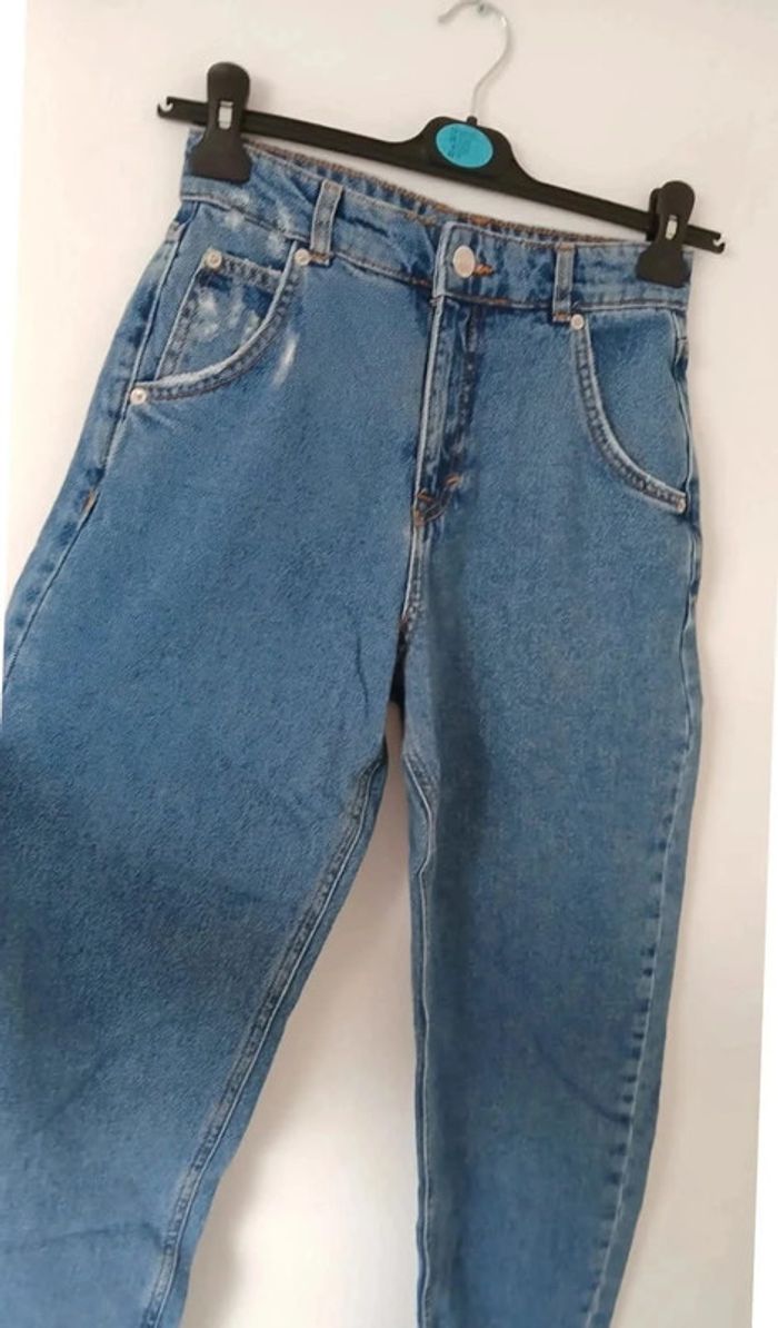 Jean mom Pull & Bear - photo numéro 2