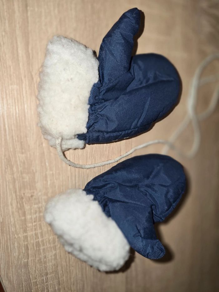 Gants taille 2 - photo numéro 3