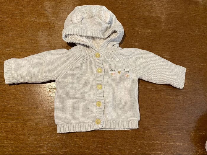 Gilet avec capuche gris et blanc
