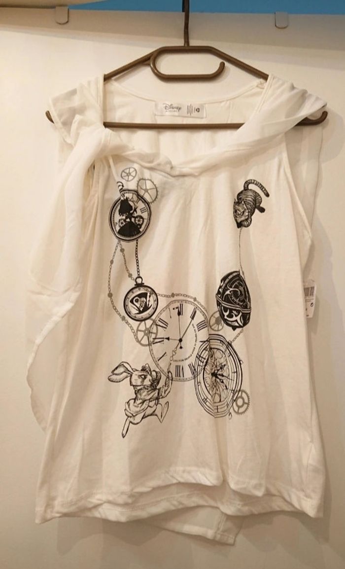 Blouse blanches "Alice aux pays des merveilles" - photo numéro 2