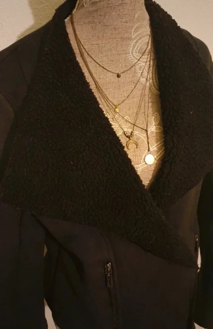 Veste courte noire - photo numéro 2