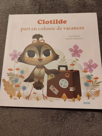Clotilde part en colonie de vacances
