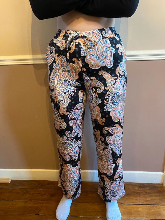 Très joli pantalon imprimé pour extérieur ou intérieur