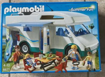 Playmobil - 6671 - Famille avec Camping