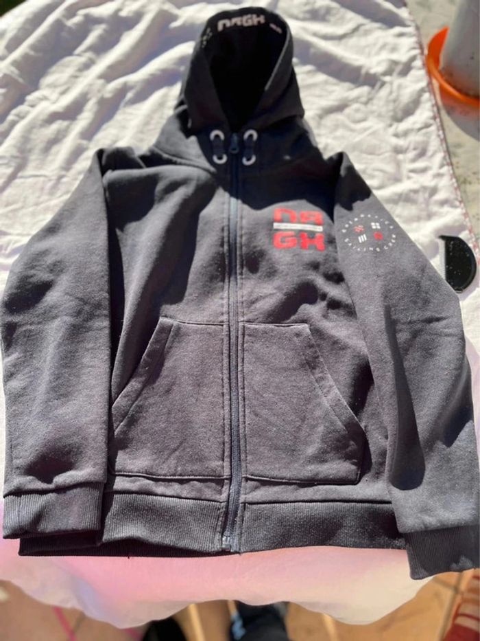 Gilet zippé énergétique taille 10 ans