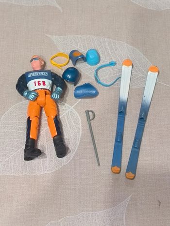 Figurine personnage skieur 15 cm