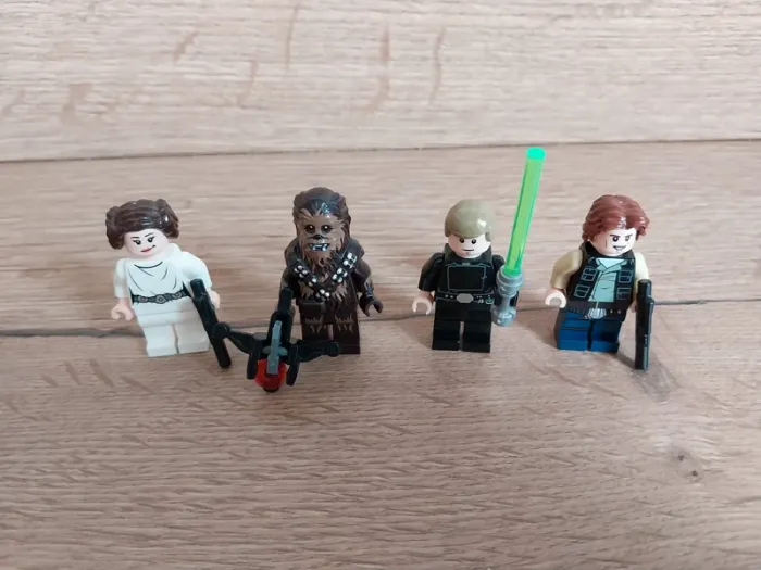 Figurines type lego Jedi Luke Skywalker Chewbacca Han Solo et Princesse Leia star wars - photo numéro 6