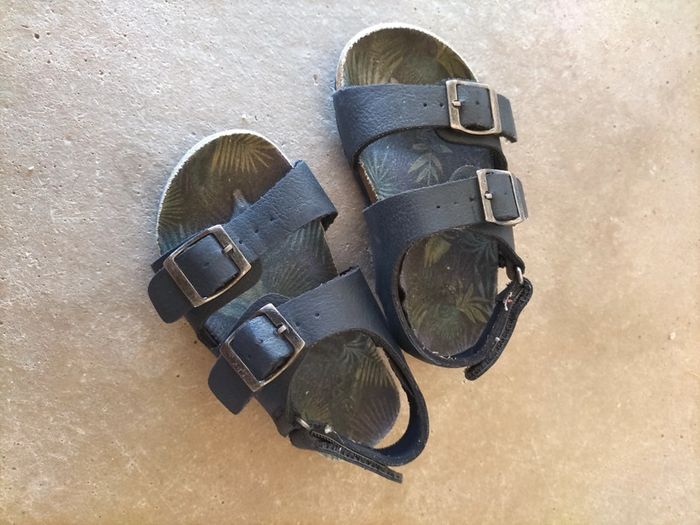 Sandales taille 25 - photo numéro 2