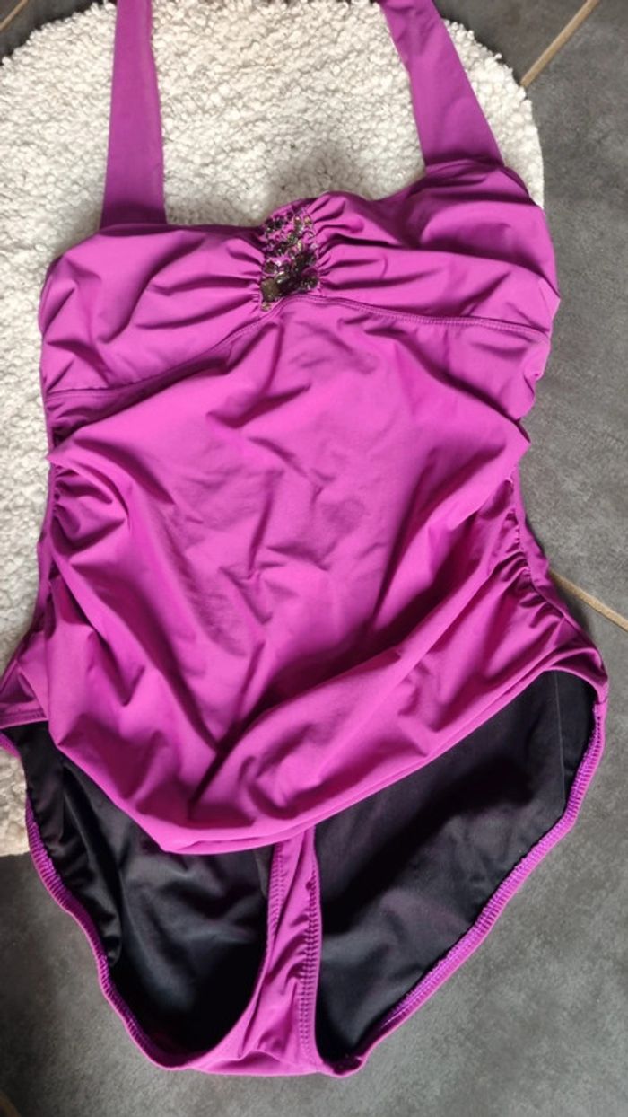 Maillot 1 pièce 46 XXXL cache et soutien bidou - photo numéro 3