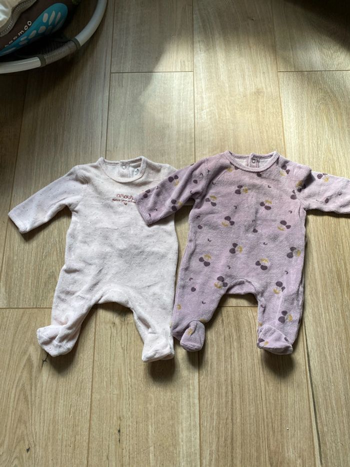 Lot de 2 pyjamas en 1 mois