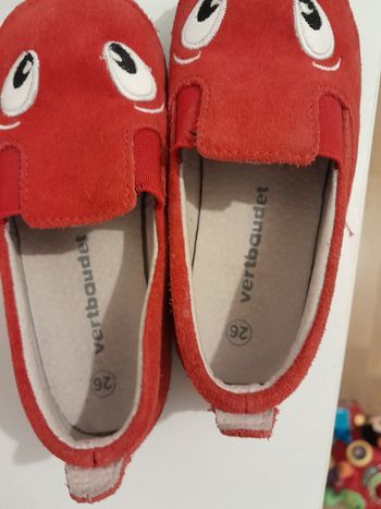 Chaussons rouge cuir t.26