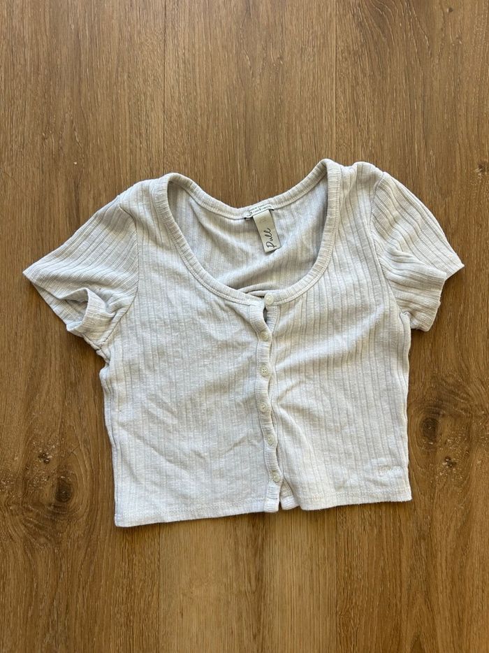 Petit top blanc boutonné taille S - photo numéro 2